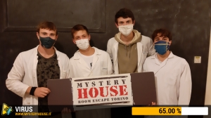 escape room mystery house torino Virus 404