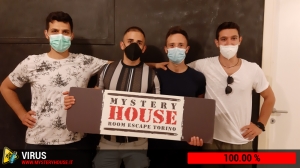 escape room mystery house torino Virus 404