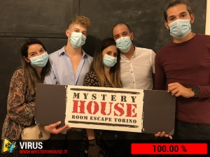 escape room mystery house torino Virus 404