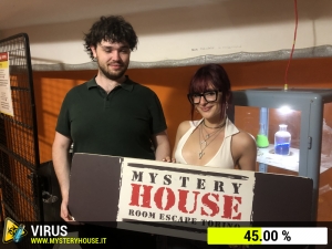 escape room mystery house torino Virus 404