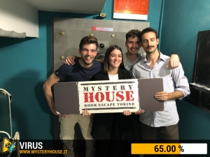 escape room mystery house torino Virus 404