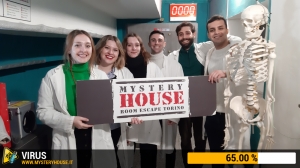 escape room mystery house torino Virus 404