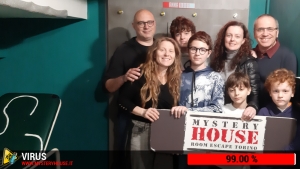 escape room mystery house torino Virus 404