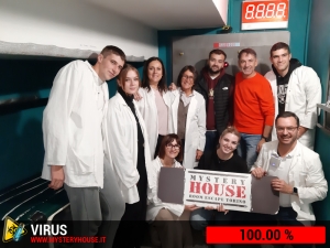 escape room mystery house torino Virus 404