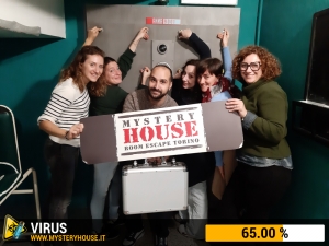 escape room mystery house torino Virus 404