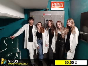 escape room mystery house torino Virus 404