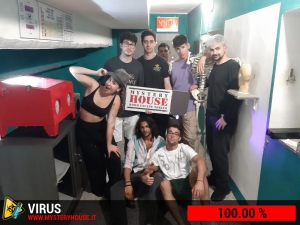 escape room mystery house torino Virus 404