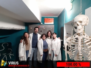 escape room mystery house torino Virus 404
