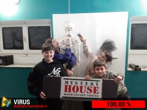 escape room mystery house torino Virus 404
