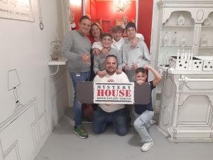 escape room mystery house torino 2D il collezionista